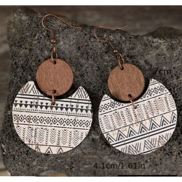 Crescent Shaped Geometric Pattern Light Weight Wooden Earrings New - Picture 2 of 2